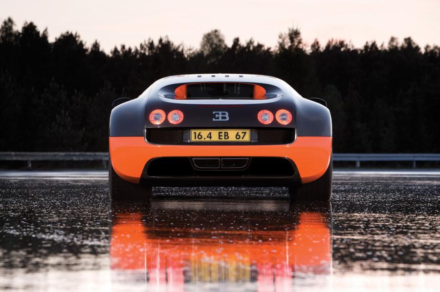  Bugatti Veyron 16.4 Super Sport 2010 года  (фото 13 из 103)